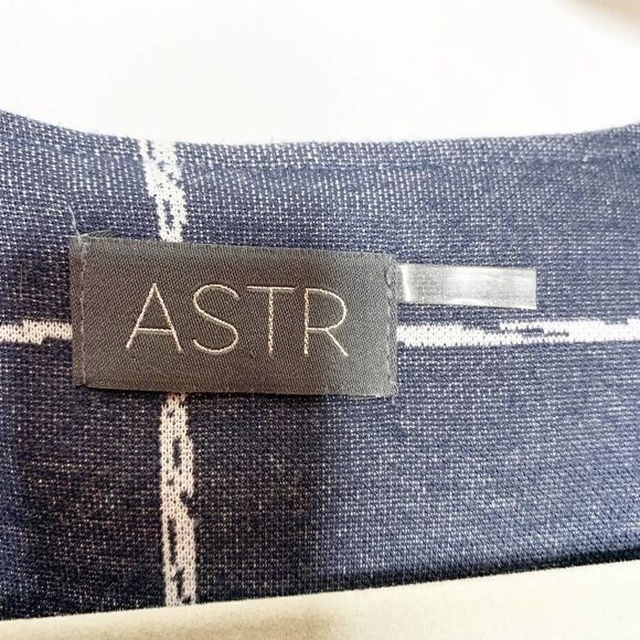 ASTR Blue Windowpane Open Front Blanket Jacket - Picture 3 of 6